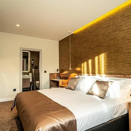 לינה וארוחת בוקר Calma Luxury 4*