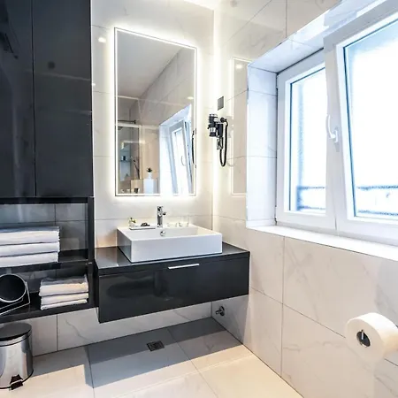 לינה וארוחת בוקר Calma Luxury 4*