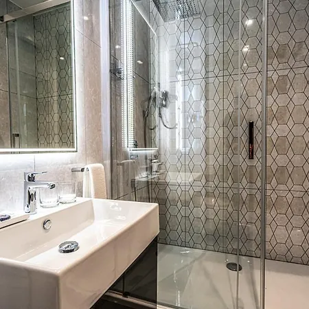 לינה וארוחת בוקר Calma Luxury