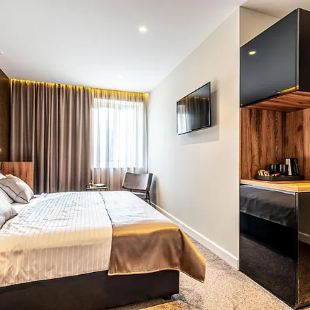 לינה וארוחת בוקר Calma Luxury 4*