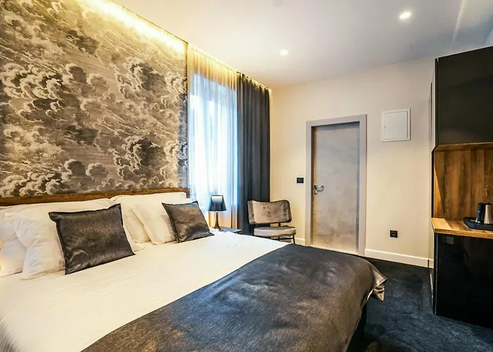Calma Luxury Bed and Breakfast 4*