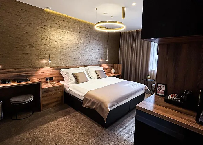 Calma Luxury Bed and Breakfast 4*