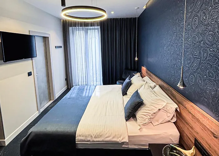 Calma Luxury Bed and Breakfast 4*