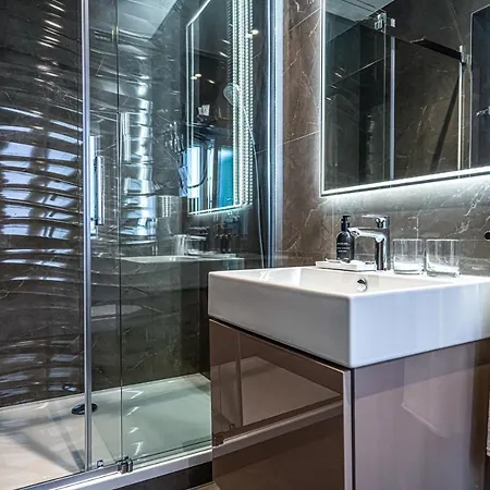 Calma Luxury B&B 스플리트