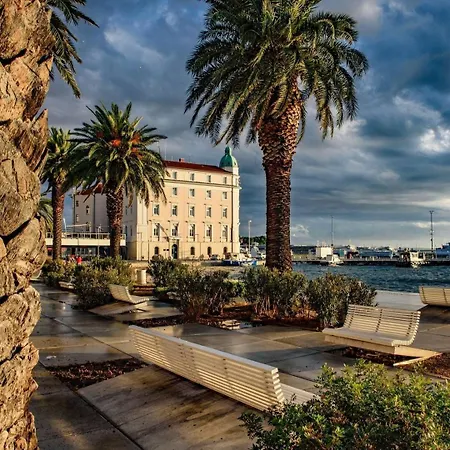 krevet i doručak Calma Luxury 4*