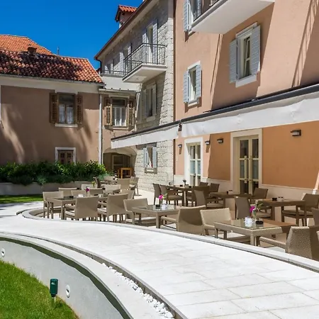 Calma Luxury Split