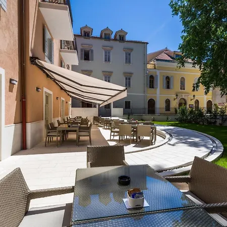 Calma Luxury 4* Split