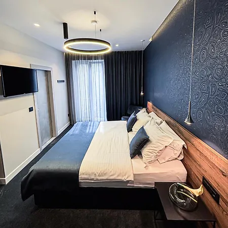 Calma Luxury Bed and breakfast 4*
