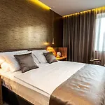 Calma Luxury Bed & Breakfast 4*