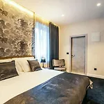 Calma Luxury Bed & Breakfast 4*
